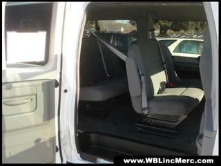 Ford Econoline Wagon 2011 photo 3