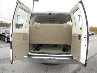 Ford Econoline Wagon 2011 photo 1