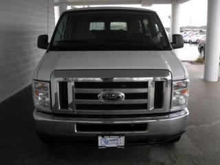 Ford Econoline Wagon 2011 photo 4