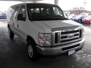 Ford Econoline Wagon 2011 photo 5