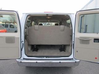 Ford Econoline Wagon 2011 photo 1
