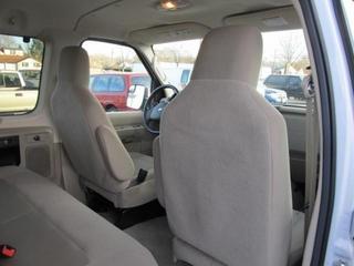 Ford Econoline Wagon 2011 photo 3