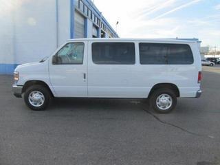 Ford Econoline Wagon 2011 photo 4