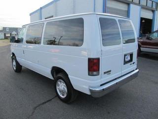 Ford Econoline Wagon 2011 photo 5