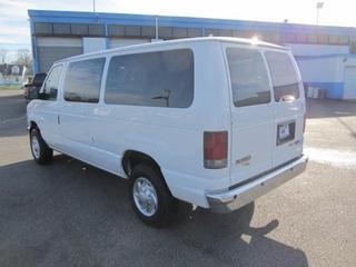 Ford Econoline Wagon 2011 photo 5
