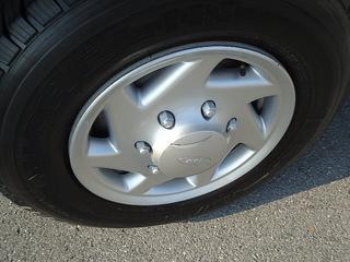 Ford Econoline Wagon 2011 photo 3