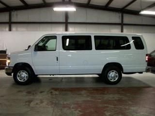 Ford Econoline Wagon 2011 photo 4