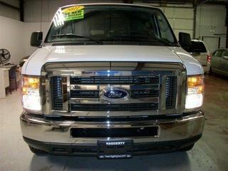 Ford Econoline Wagon 2011 photo 5