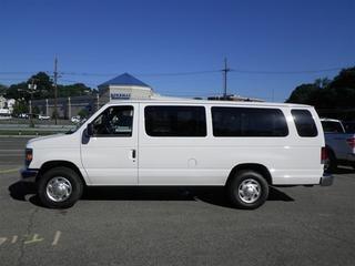Ford Econoline Wagon 2011 photo 5