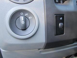 Ford Econoline Wagon 2011 photo 3