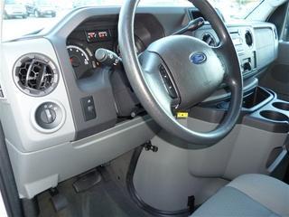 Ford Econoline Wagon 2011 photo 1