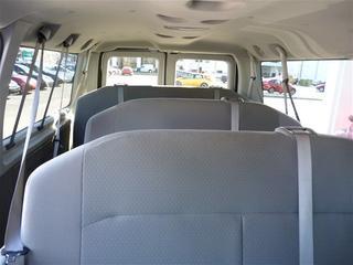 Ford Econoline Wagon 2011 photo 3