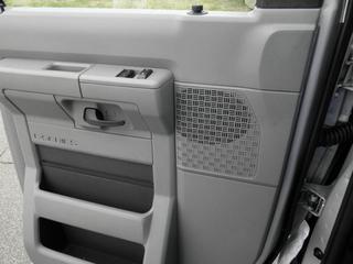 Ford Econoline Wagon 2011 photo 3