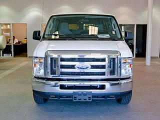 Ford Econoline Wagon 2011 photo 4