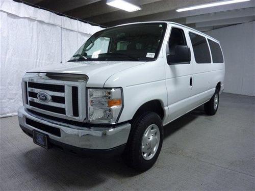 Ford Econoline Wagon 2011 photo 5