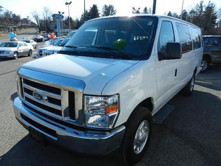 Ford Econoline Wagon 2011 photo 3