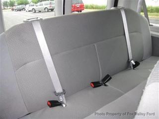 Ford Econoline Wagon 2011 photo 2