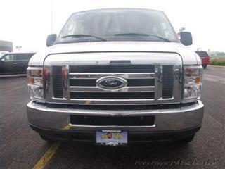 Ford Econoline Wagon 2011 photo 4