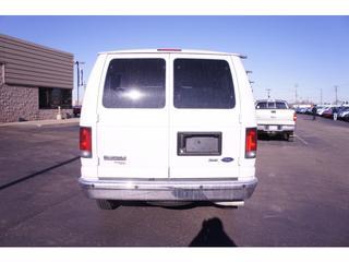 Ford Econoline Wagon 2011 photo 3