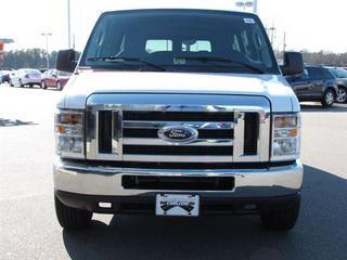 Ford Econoline Wagon 2011 photo 1