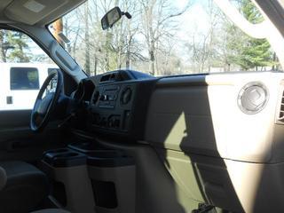 Ford Econoline Wagon 2011 photo 1