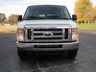 Ford Econoline Wagon 2011 photo 1