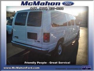 Ford Econoline Wagon 2011 photo 1