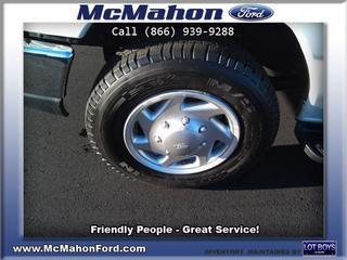 Ford Econoline Wagon 2011 photo 5