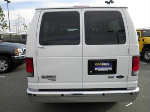 Ford Econoline Wagon 2011 photo 5