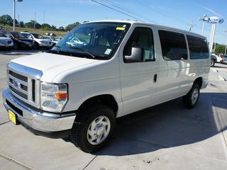 Ford Econoline Wagon 2011 photo 5