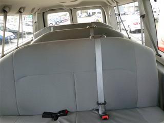 Ford Econoline Wagon 2011 photo 3