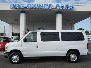 Ford Econoline Wagon 2011 photo 4