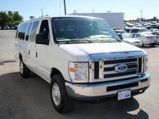 Ford Econoline Wagon 2011 photo 5