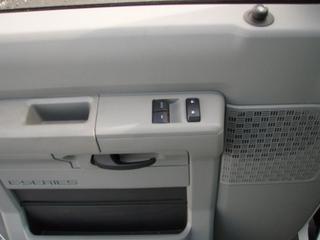 Ford Econoline Wagon 2011 photo 3