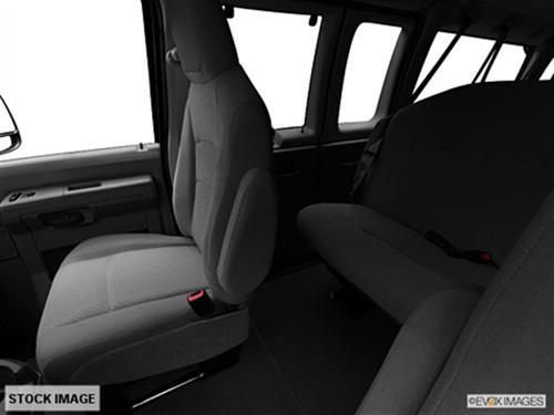 Ford Econoline Wagon 2011 photo 2