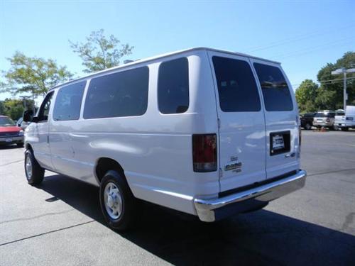 Ford Econoline Wagon 2011 photo 4