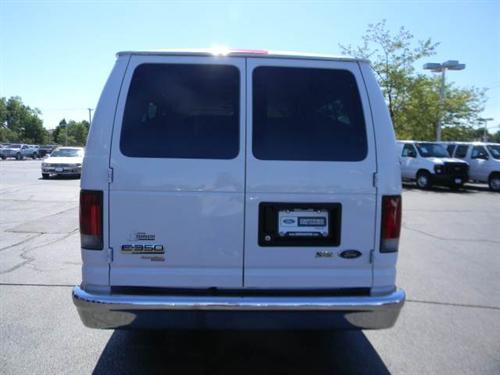 Ford Econoline Wagon 2011 photo 5