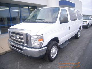 Ford Econoline Wagon 2011 photo 1