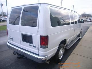 Ford Econoline Wagon 2011 photo 5