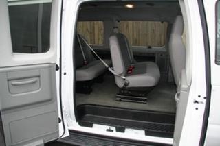 Ford Econoline Wagon 2011 photo 3