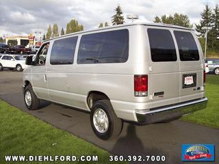 Ford Econoline Wagon 2011 photo 4
