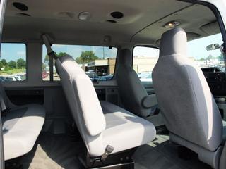 Ford Econoline Wagon 2011 photo 1