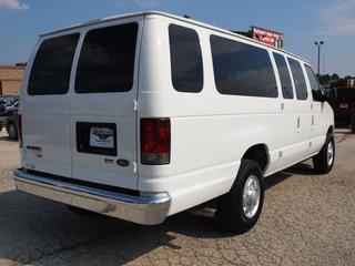 Ford Econoline Wagon 2011 photo 5