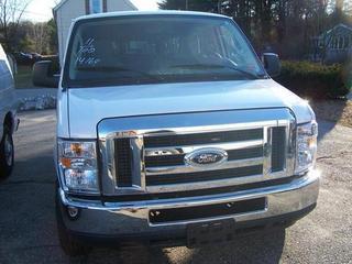 Ford Econoline Wagon 2011 photo 3