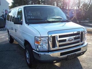 Ford Econoline Wagon 2011 photo 4