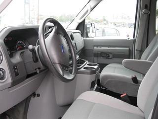 Ford Econoline Wagon 2011 photo 3