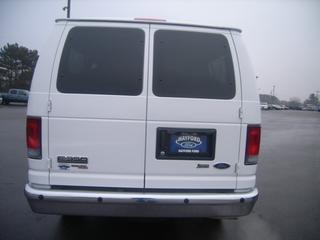 Ford Econoline Wagon 2011 photo 1
