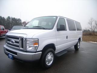 Ford Econoline Wagon 2011 photo 4