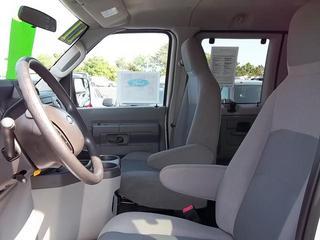 Ford Econoline Wagon 2011 photo 1