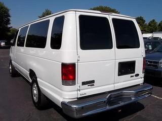 Ford Econoline Wagon 2011 photo 3